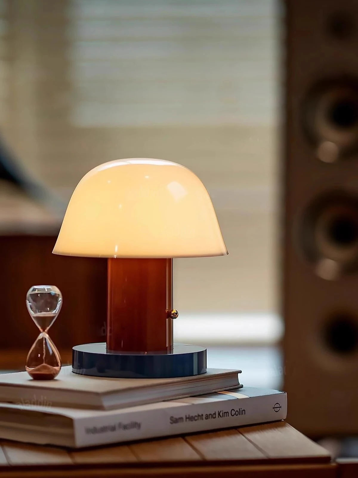 GloShroom Cordless Table Lamp In Nude